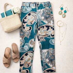 Chicos Girlfriend Slim Leg Ankle Pants Beige Multi Paisley Print Size 1 / US 8